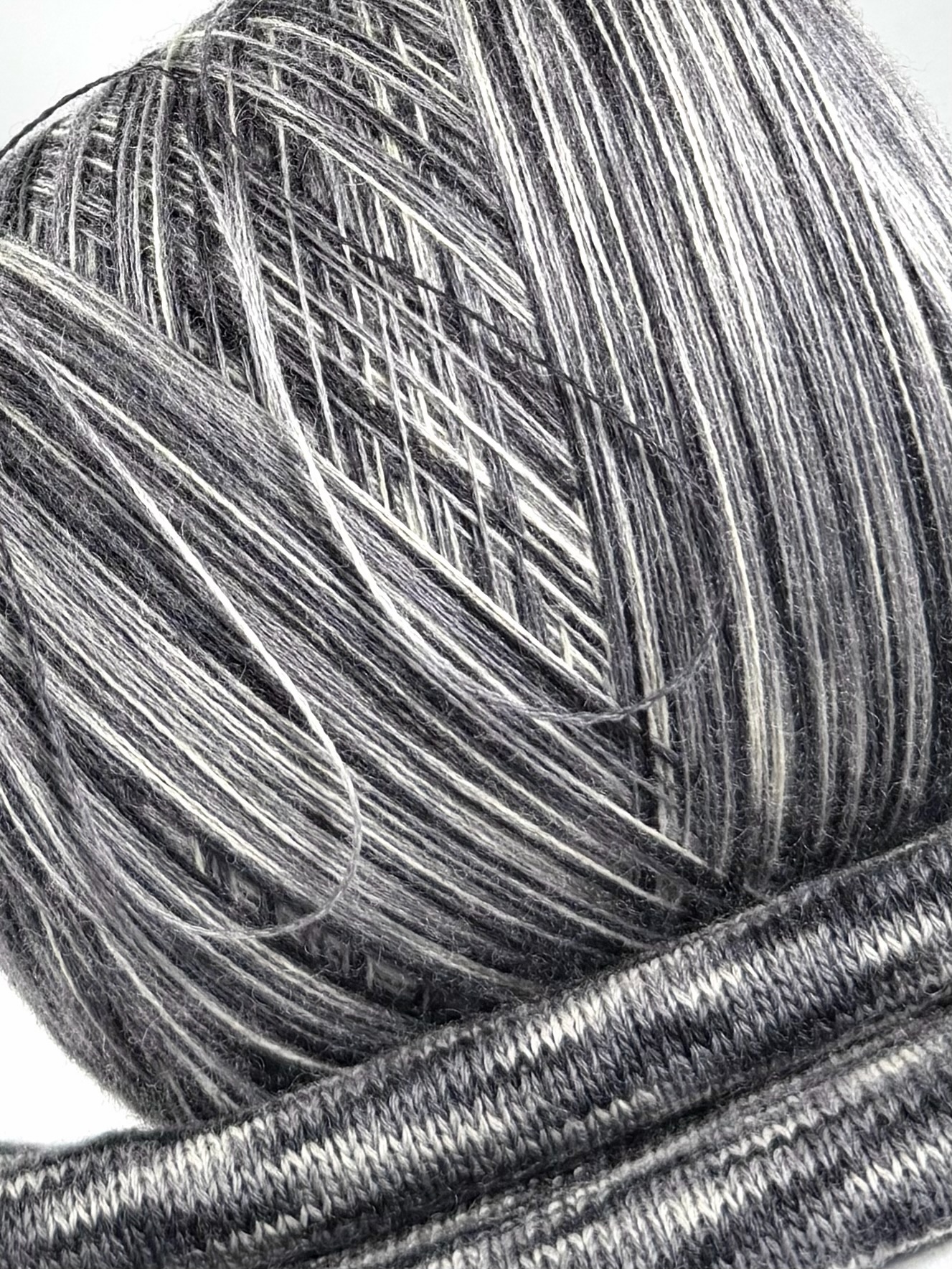 Lana Shetland 100% – filato strutturato a degradé artigianale 02